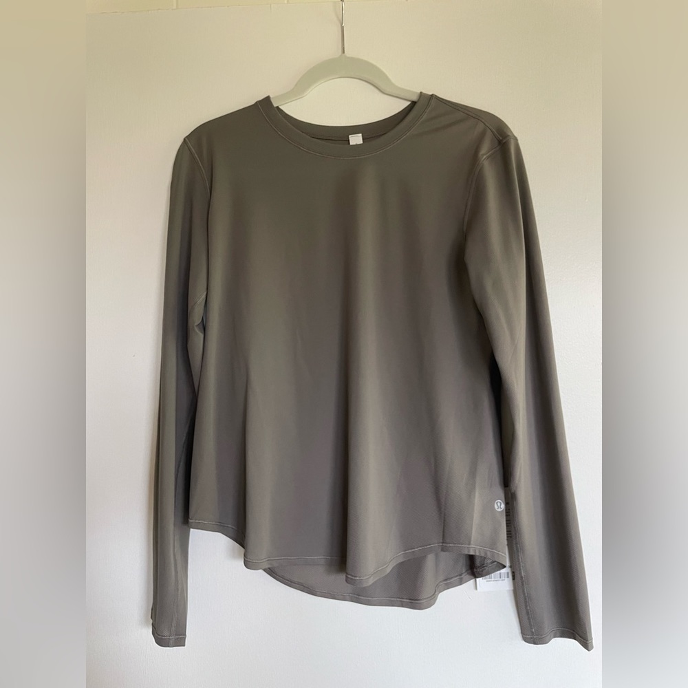 NWT Lululemon High Neck Run & Train LS, size 8